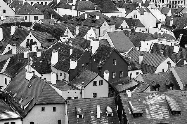 černobílé město